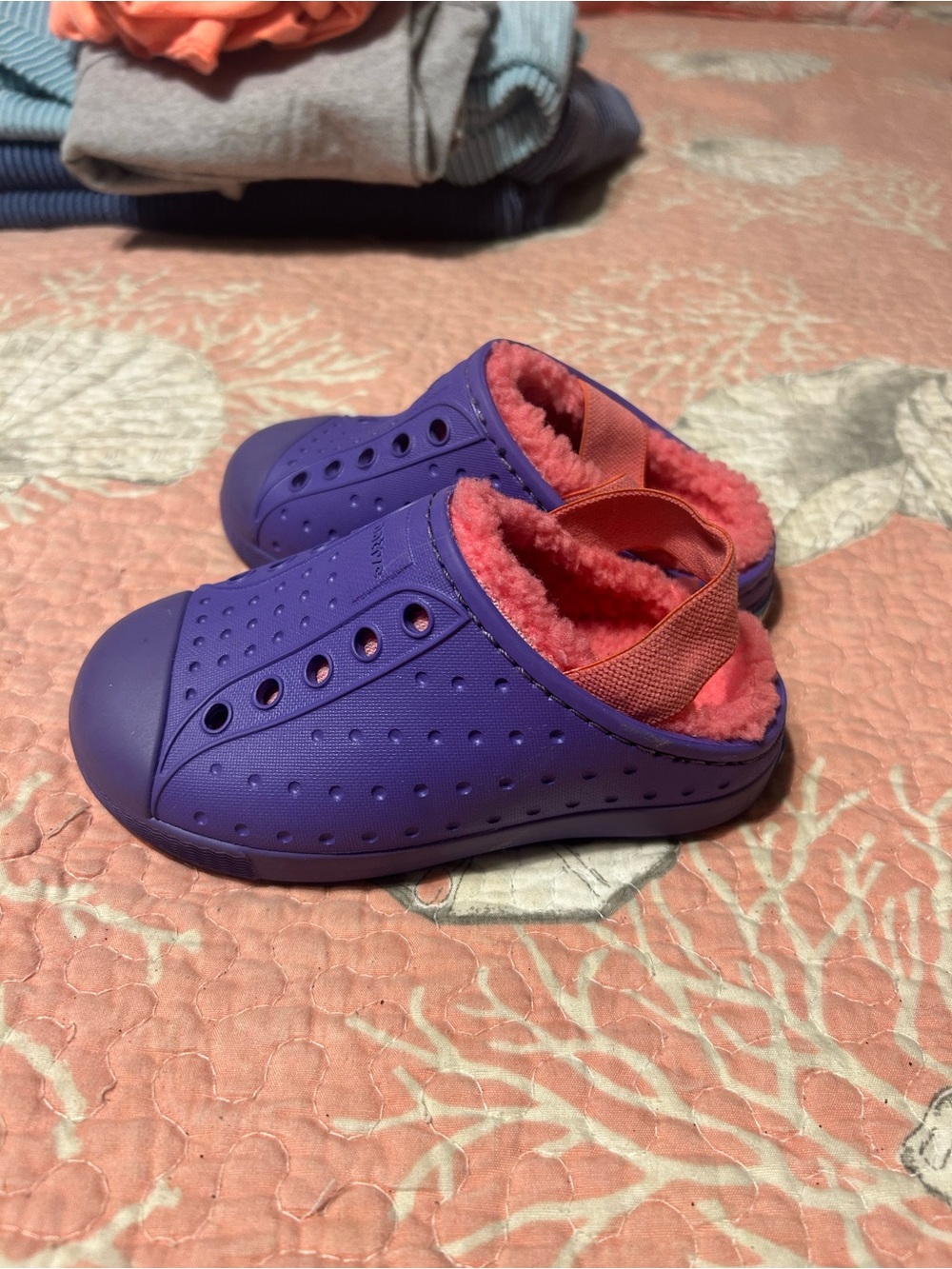 Native Kids Purple Slip-On Clogs with Pink Fleece Lining